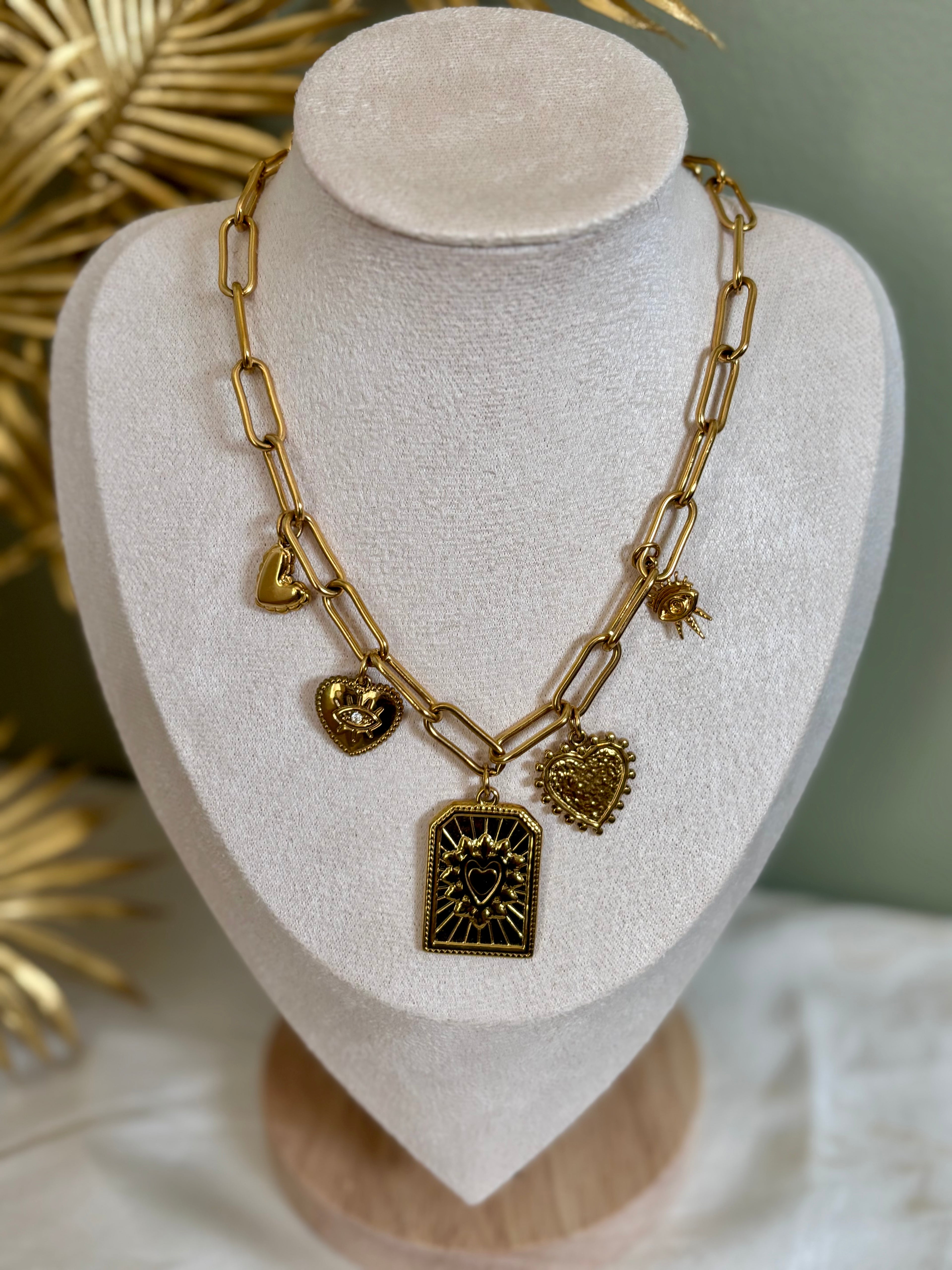 Collier Mary